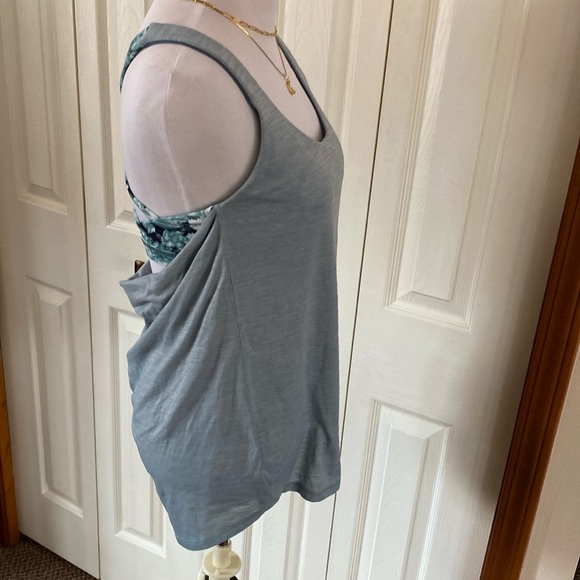 LULULEMON Athletica Tank Top / Bra Combo ~ SLAY THE STUDIO Size 8 ~ Medium - Picture 4 of 12